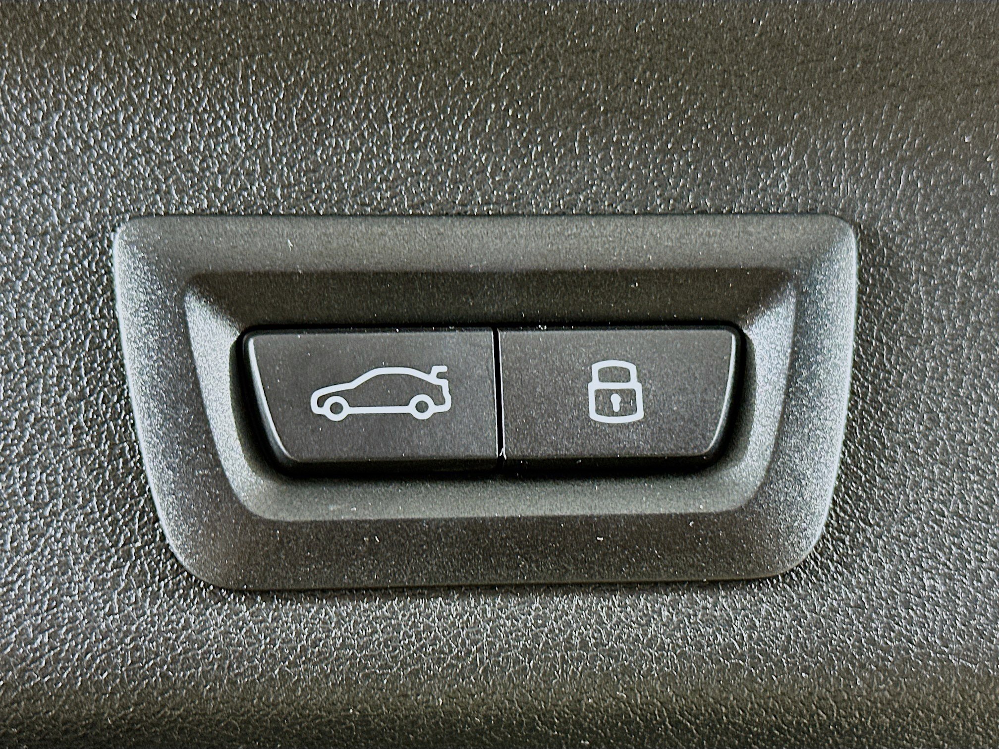 Used 2025 BMW X1 xDrive28i w/ Technology Package image 29