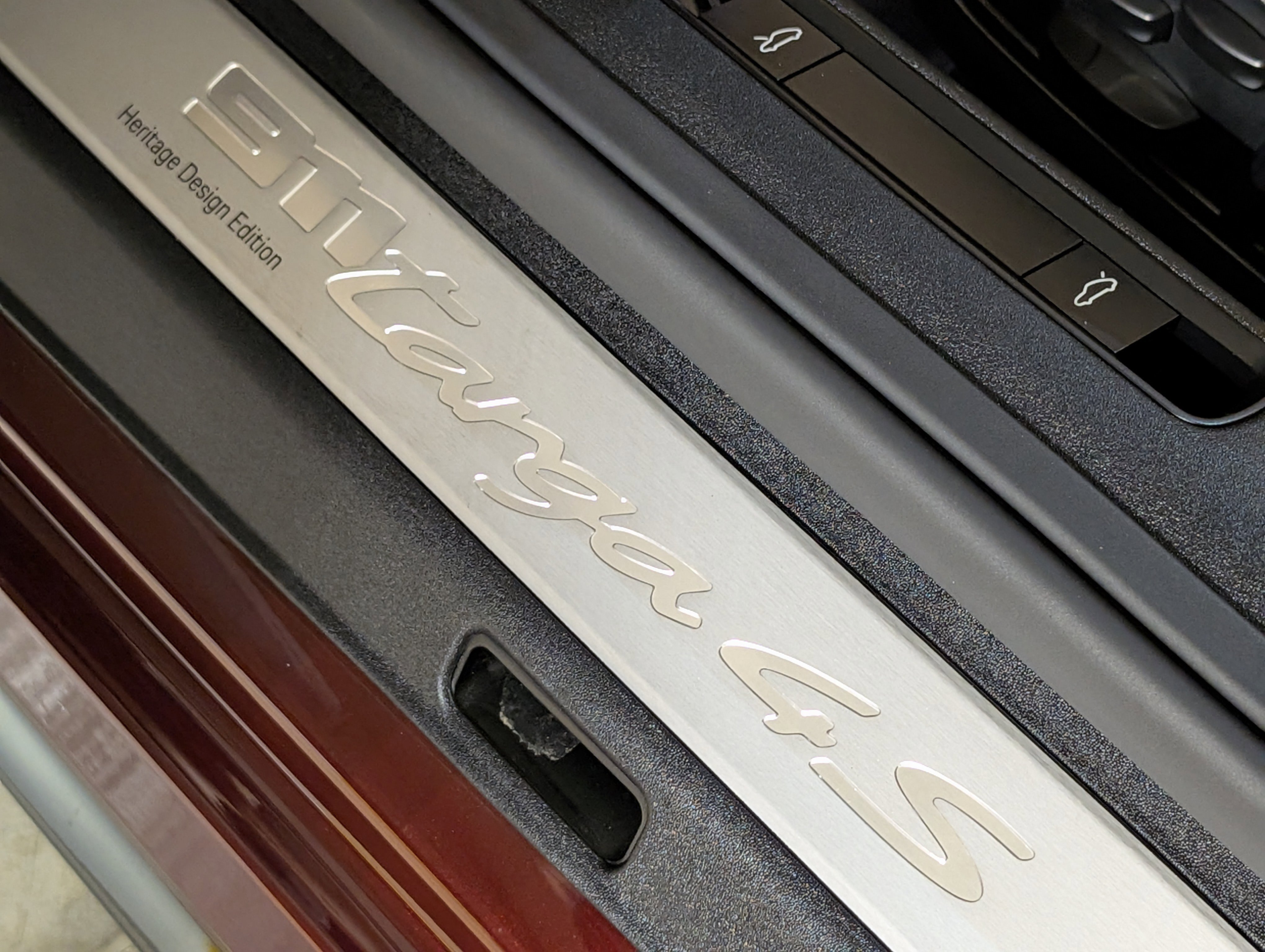 Certified 2021 Porsche 911 Targa 4S Heritage Design image 29