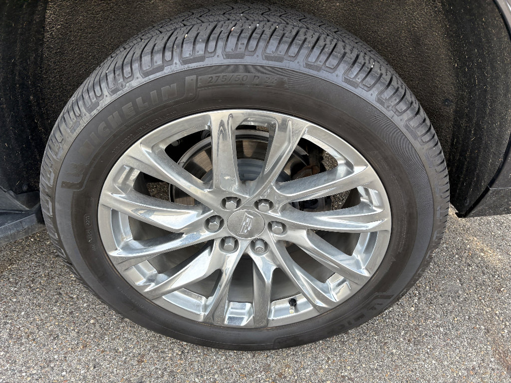 Used 2023 Cadillac Escalade Premium Luxury w/ LPO, Radiant Package AWD/4WD image 9