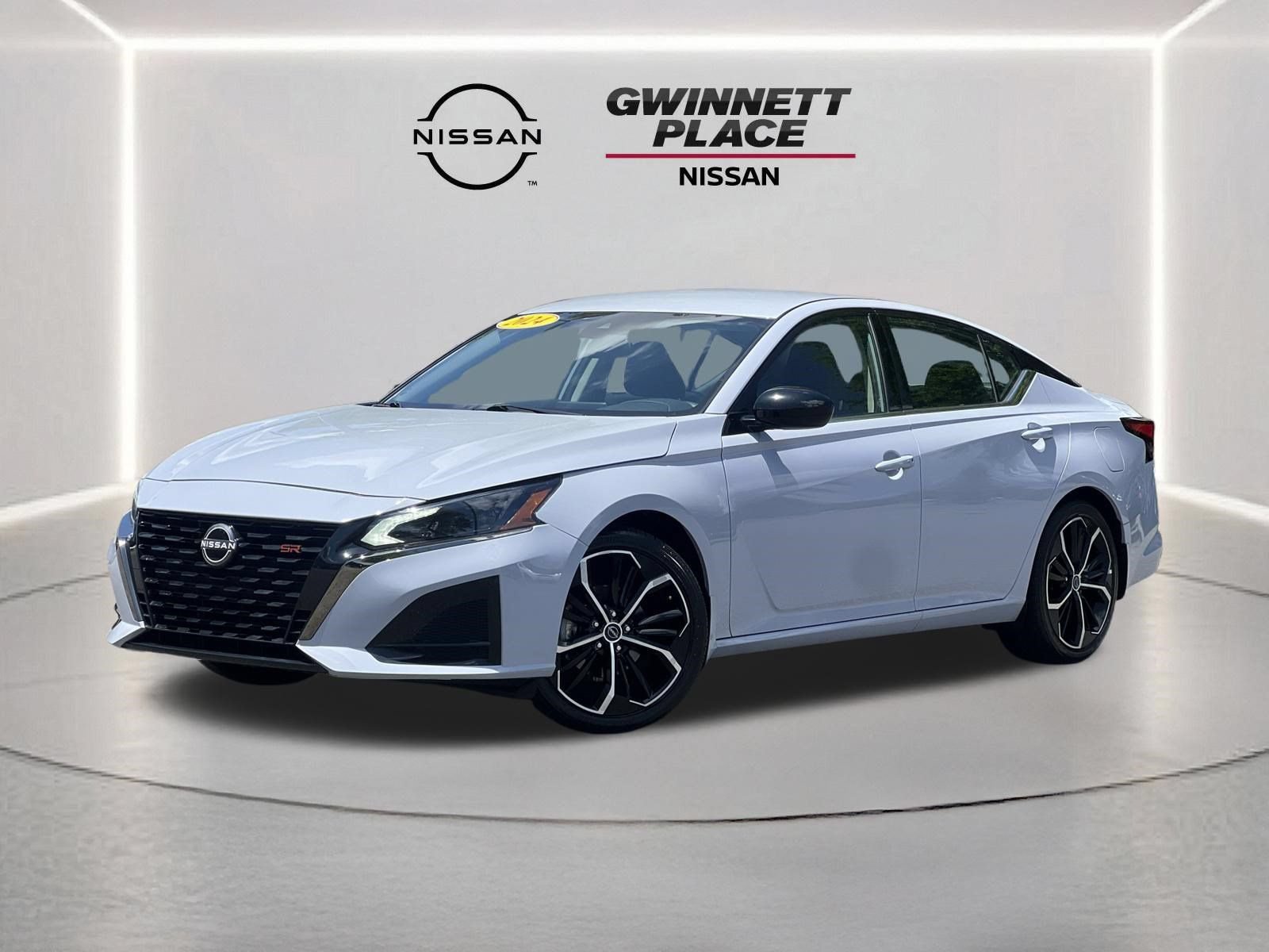 Used 2024 Nissan Altima 2.5 SR FWD image 1