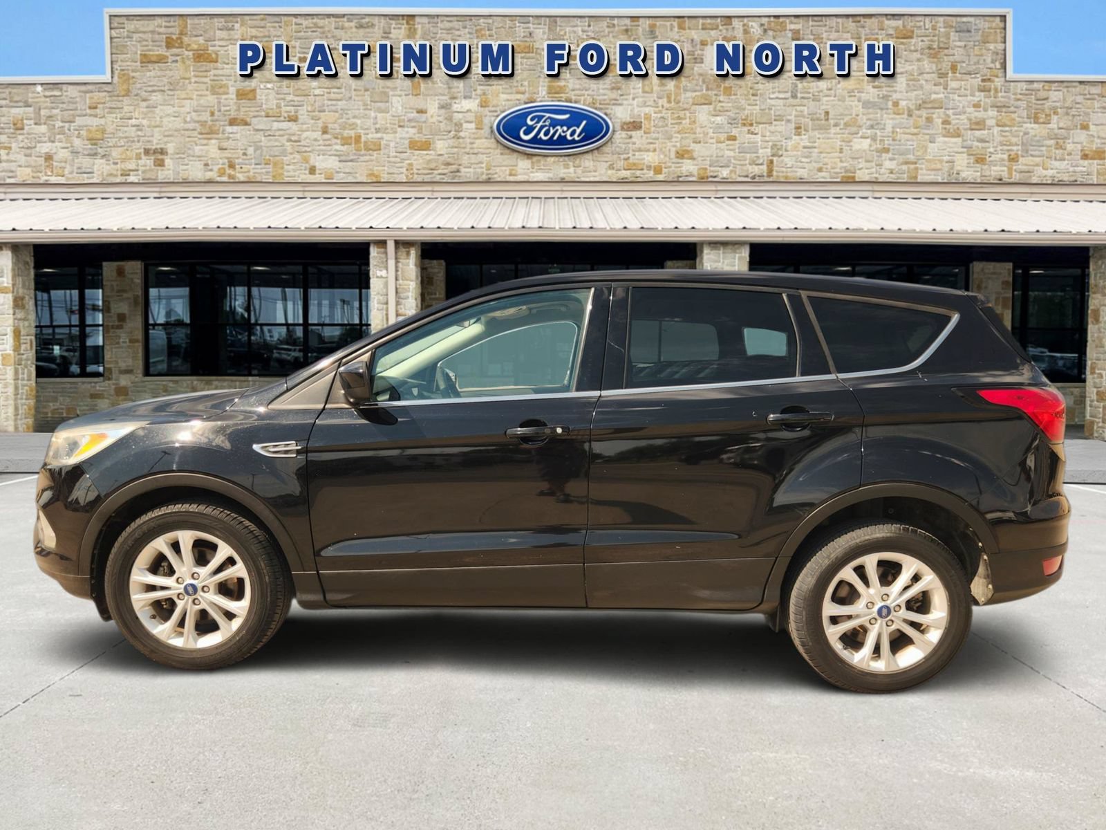 Used 2019 Ford Escape SE FWD video 3
