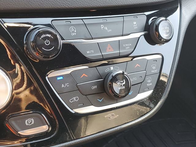 Used 2019 Chrysler Pacifica Touring-L Plus w/ S Appearance Package FWD image 29