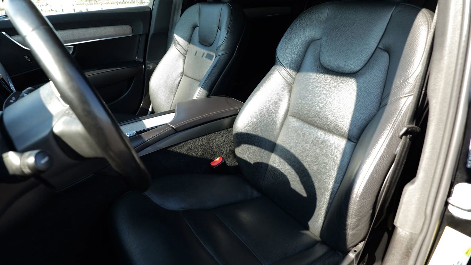 Used 2023 Volvo S90 B6 Plus image 17