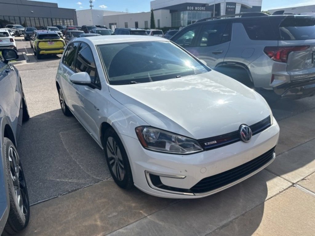 Used 2016 Volkswagen e-Golf SE w/ DC Fast Charging Package FWD image 2