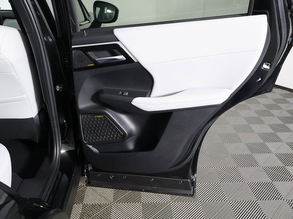 New 2025 Mitsubishi Outlander SE image 29