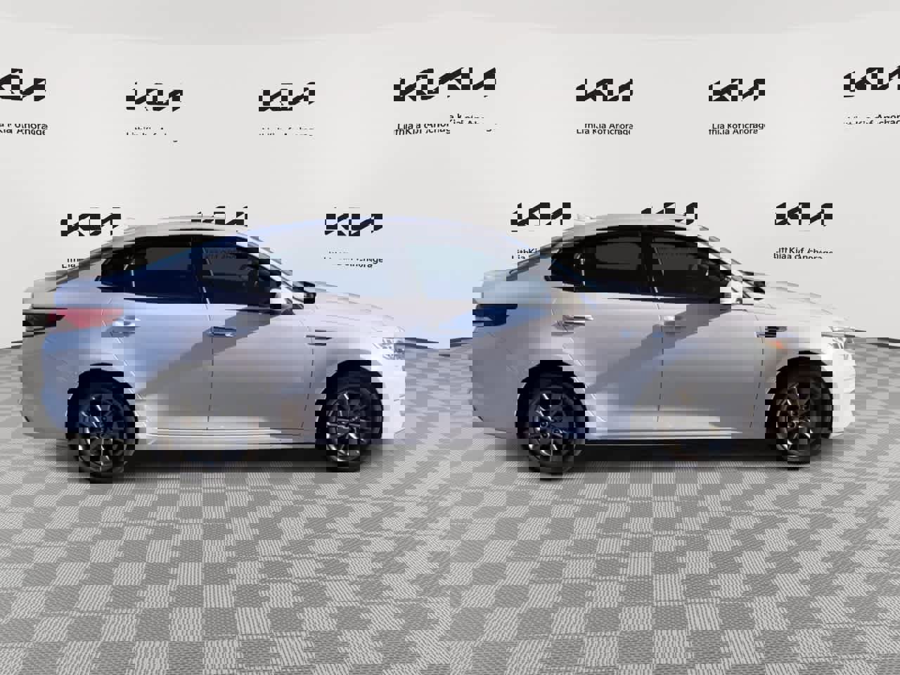 Used 2018 Kia Optima LX image 9