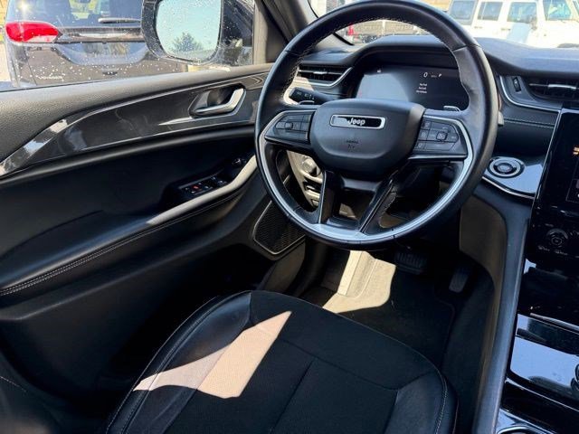 Used 2021 Jeep Grand Cherokee L Laredo image 3