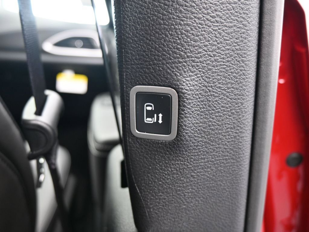 New 2026 Chrysler Pacifica Select image 36