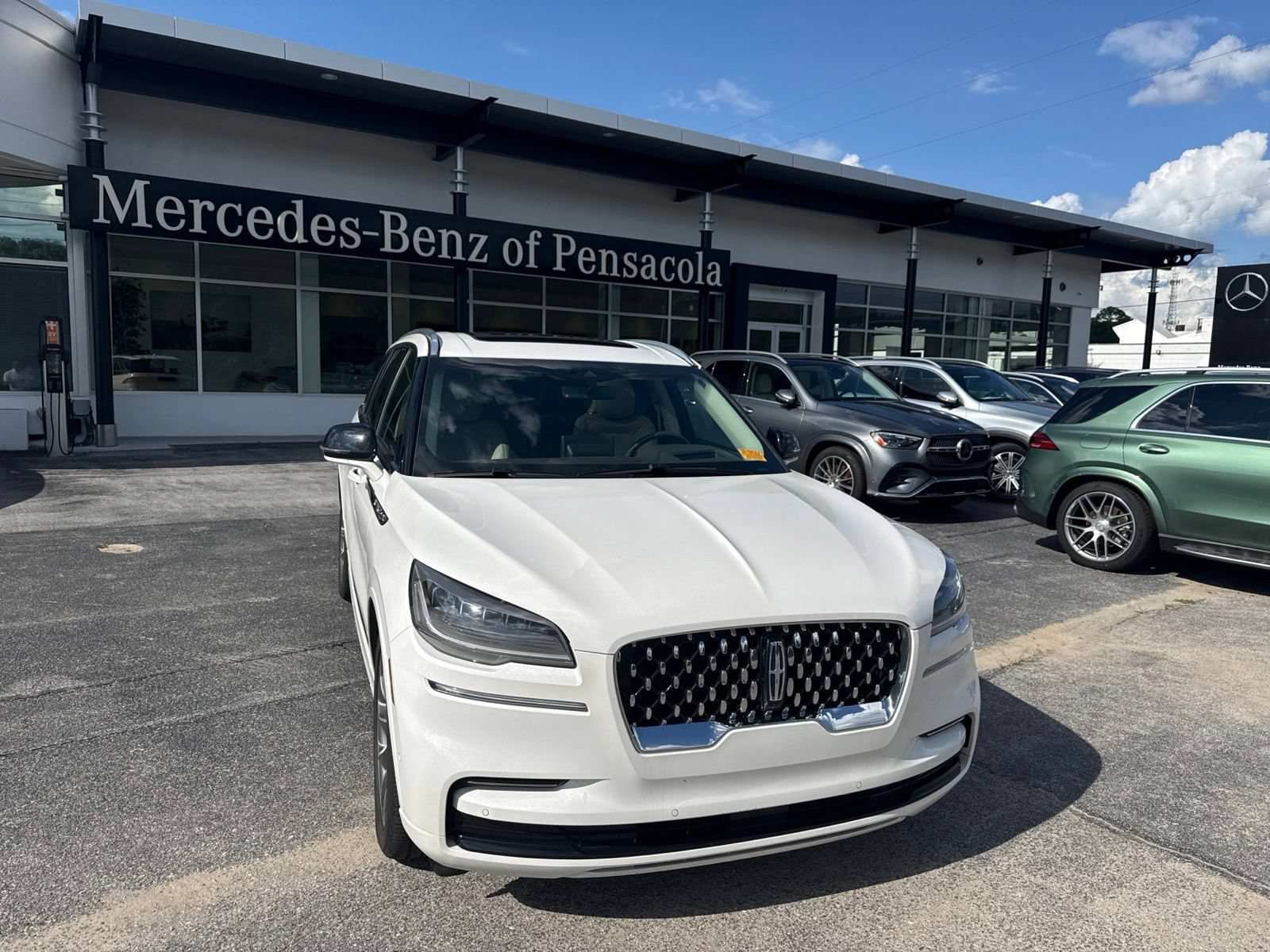 Used 2023 Lincoln Aviator Grand Touring w/ Equipment Group 301A AWD/4WD image 1
