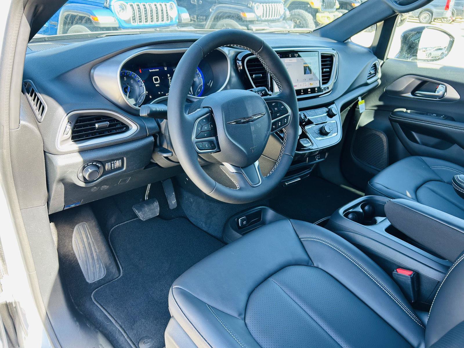 New 2026 Chrysler Voyager LX FWD image 13