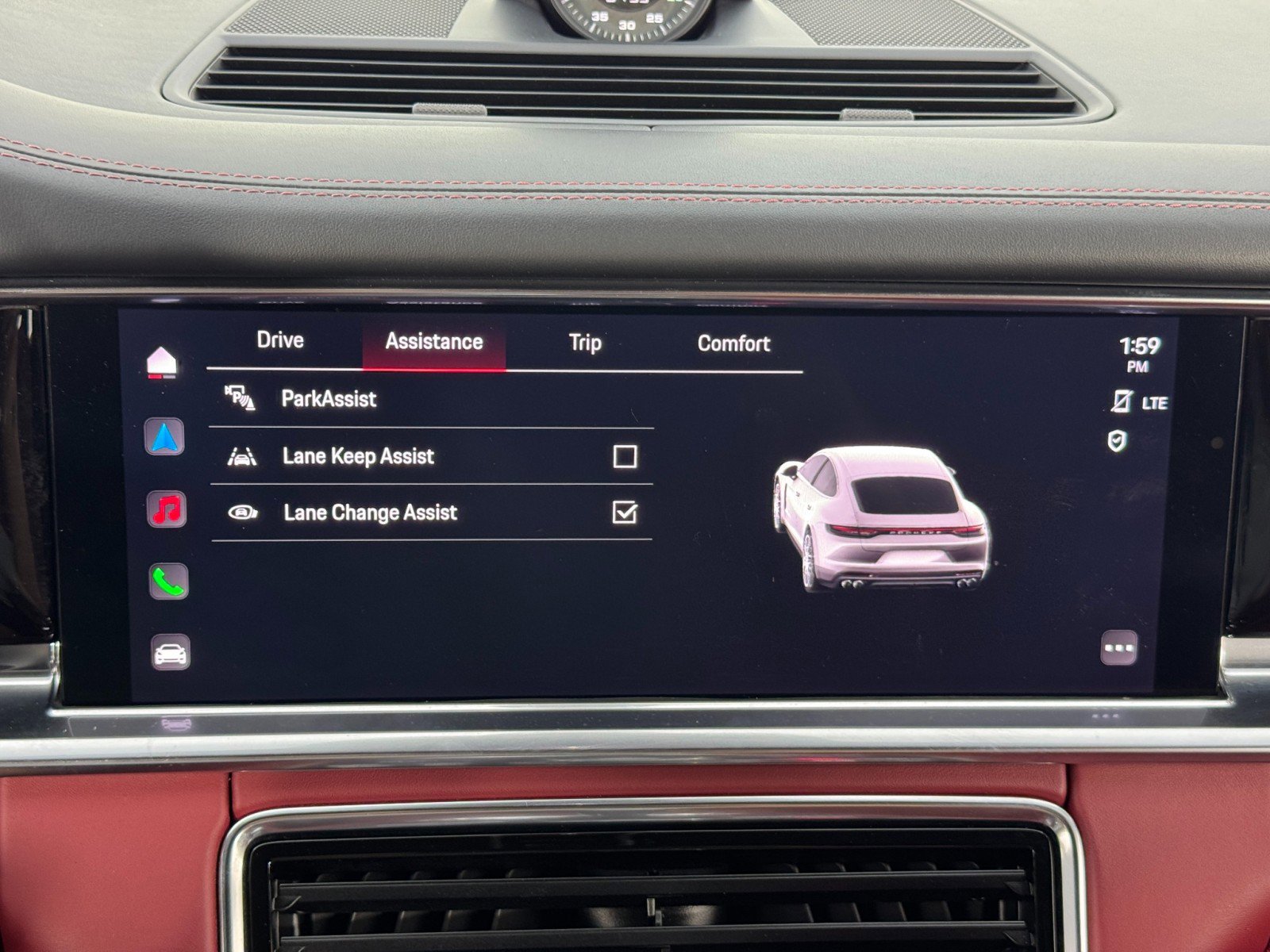 Used 2022 Porsche Panamera 4 w/ Premium Package AWD/4WD image 31