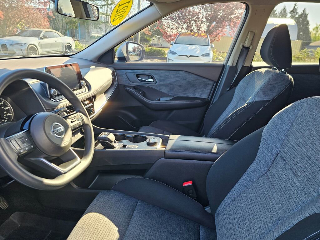 Used 2021 Nissan Rogue SV image 23