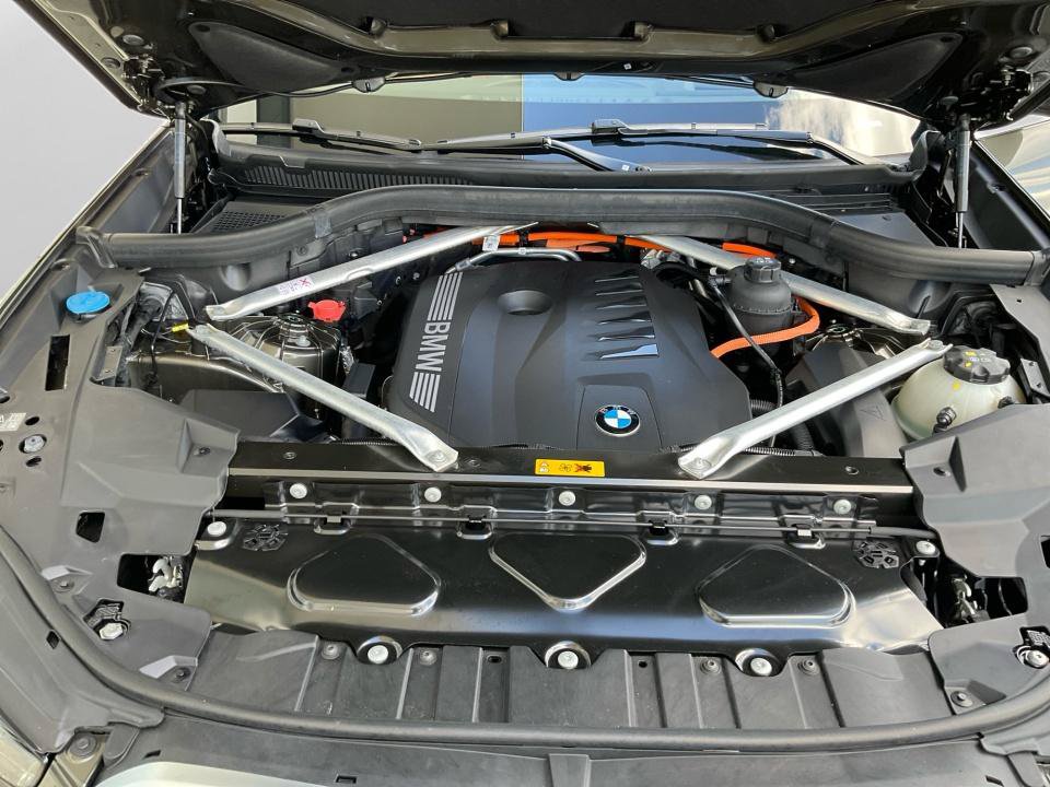 Used 2025 BMW X5 xDrive50e w/ Premium Package AWD/4WD image 16