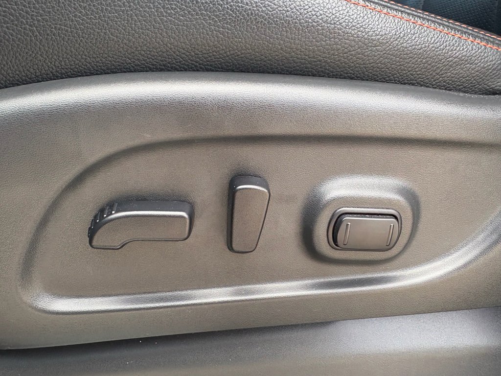 Used 2023 Nissan Titan PRO-4X w/ Pro-4x Convenience Package image 29