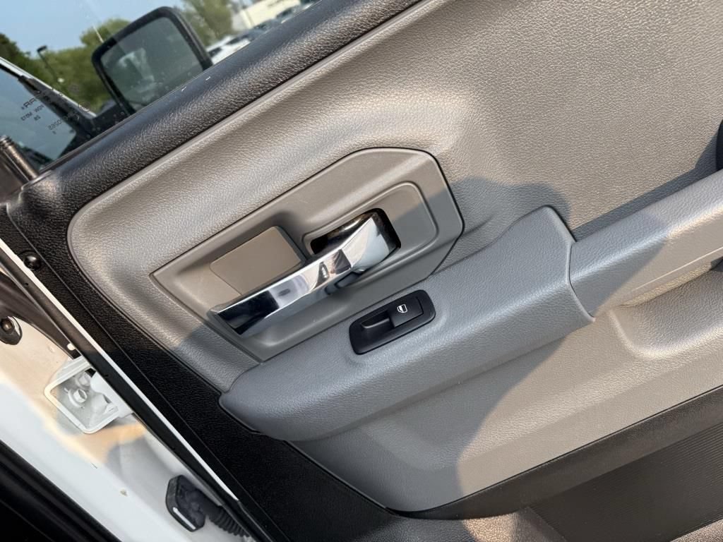 Used 2019 RAM 1500 Classic SLT AWD/4WD image 24