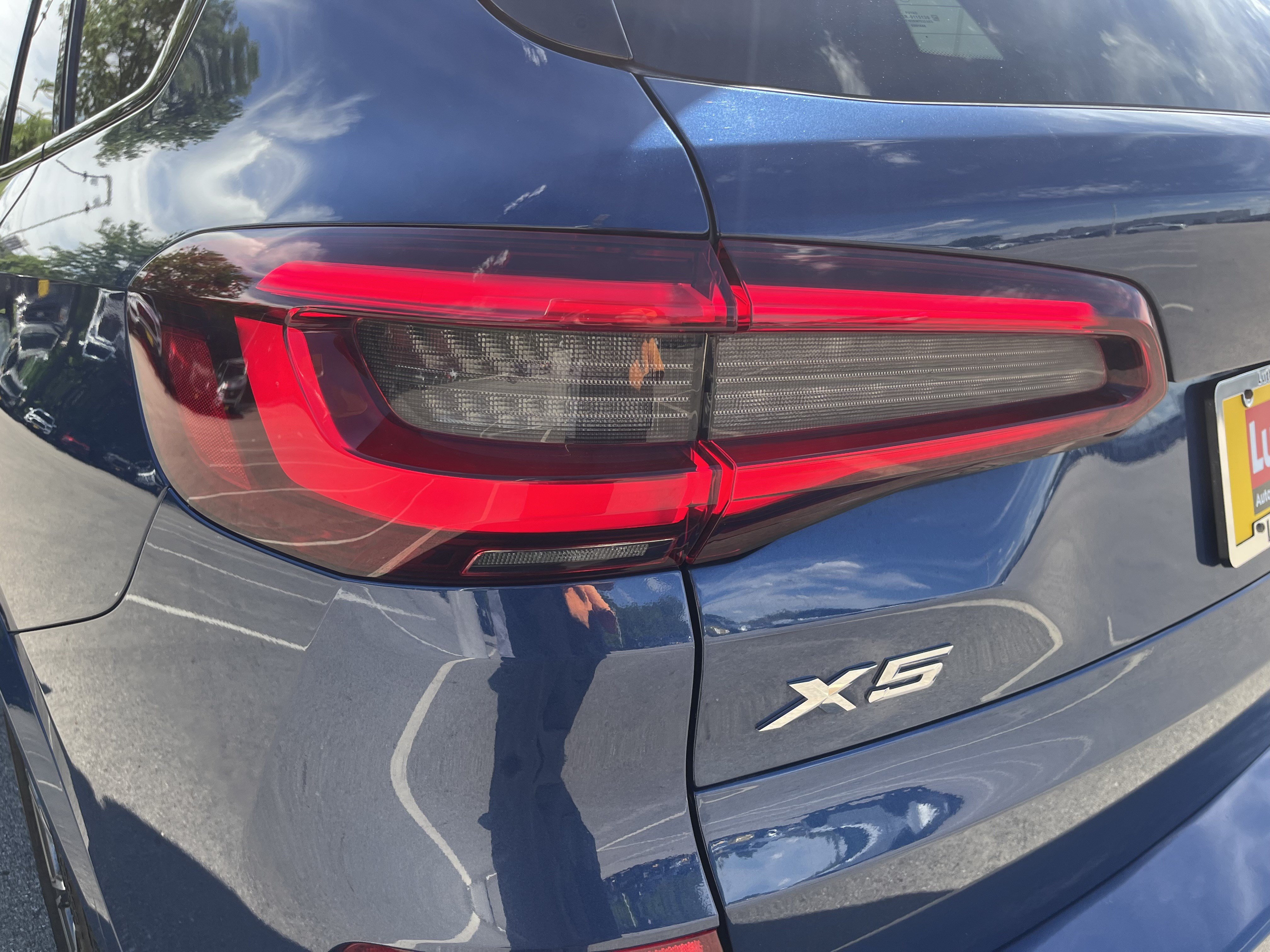 Used 2022 BMW X5 xDrive40i w/ M Sport Package AWD/4WD image 44