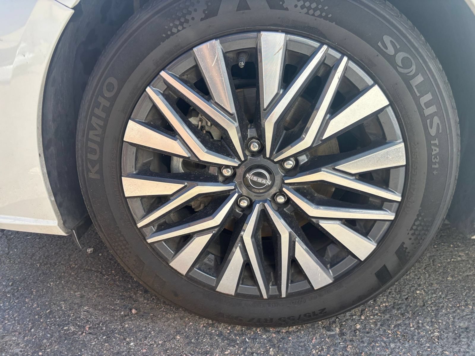 Used 2025 Nissan Altima 2.5 SV FWD image 28