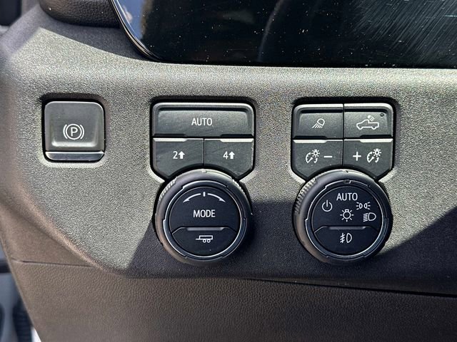 Used 2023 Chevrolet Silverado 1500 LTZ AWD/4WD image 12