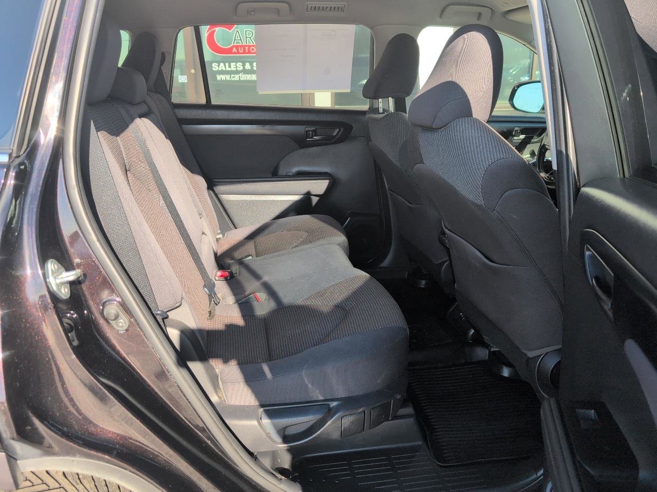 Used 2020 Toyota Highlander LE image 12