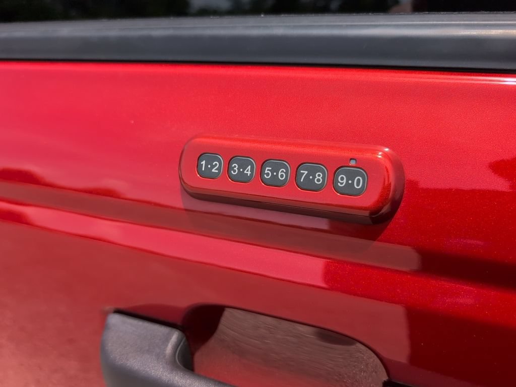 Certified 2022 Ford Bronco Wildtrak AWD/4WD image 8