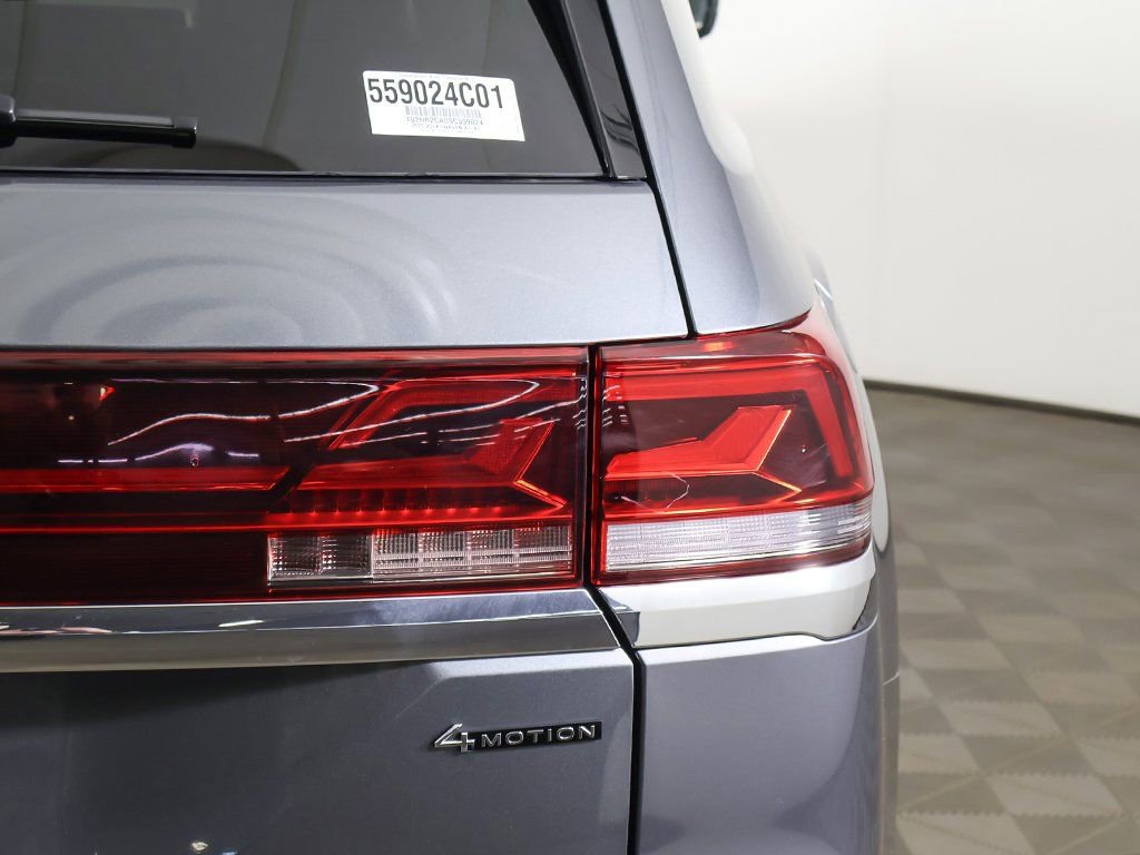 Used 2025 Volkswagen Atlas SE image 17