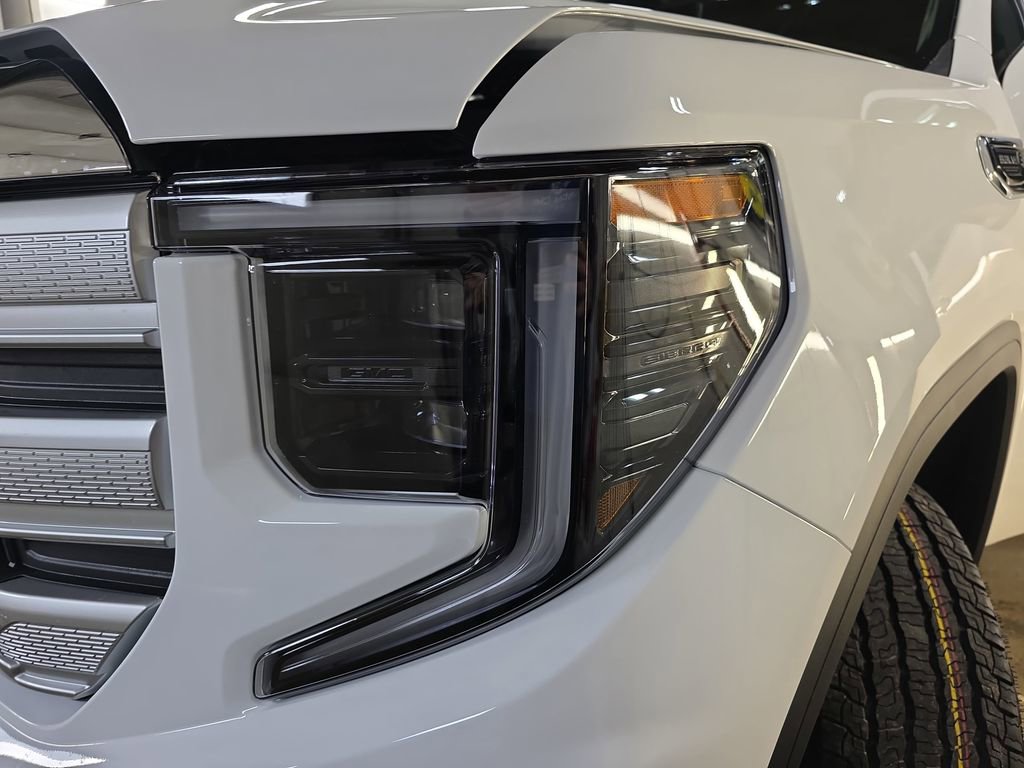 New 2026 GMC Sierra 1500 SLE image 29