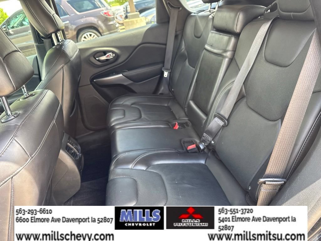 Used 2019 Jeep Cherokee Limited FWD image 22