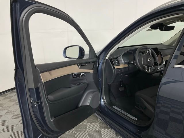 New 2026 Volvo XC90 T8 Plus image 26