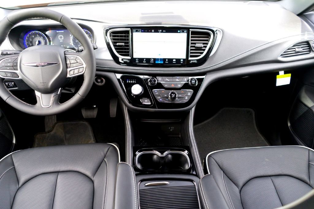 New 2026 Chrysler Pacifica Limited FWD image 22