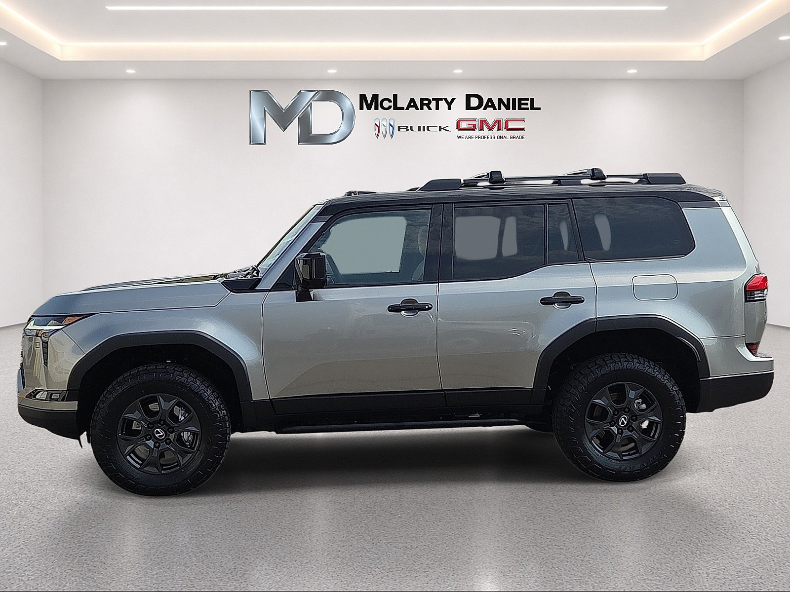 Used 2026 Lexus GX 550 AWD/4WD image 2