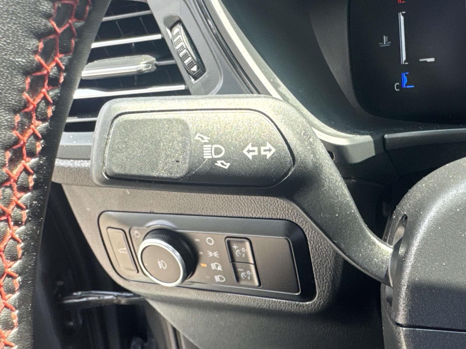 Used 2025 Ford Escape ST-Line Select AWD/4WD image 22