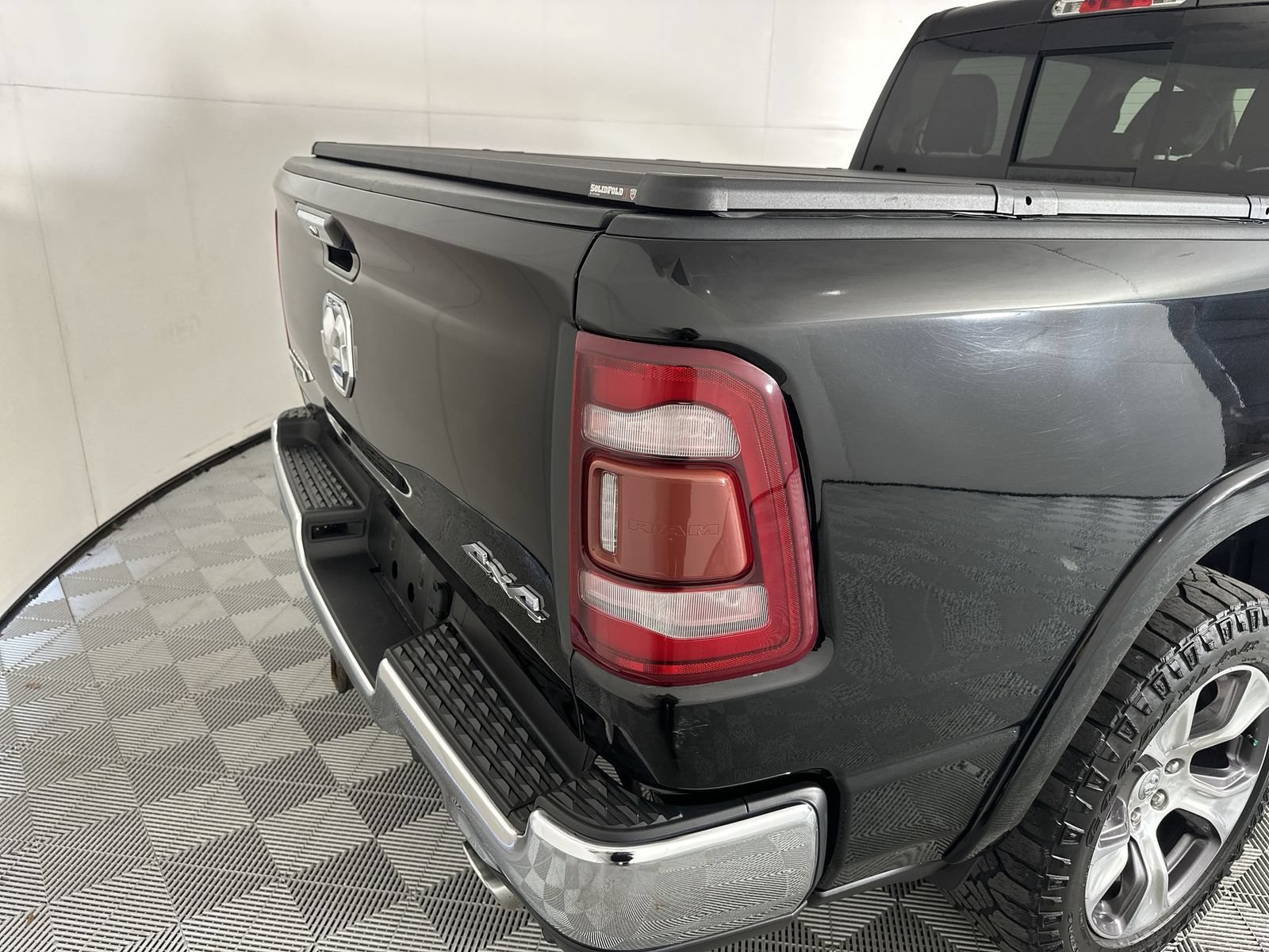 Used 2019 RAM 1500 Laramie AWD/4WD image 26