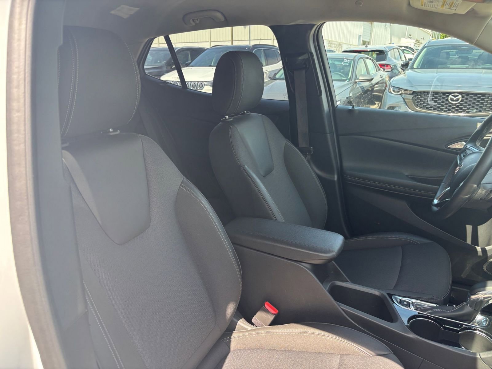 Used 2025 Buick Encore GX Preferred FWD image 31