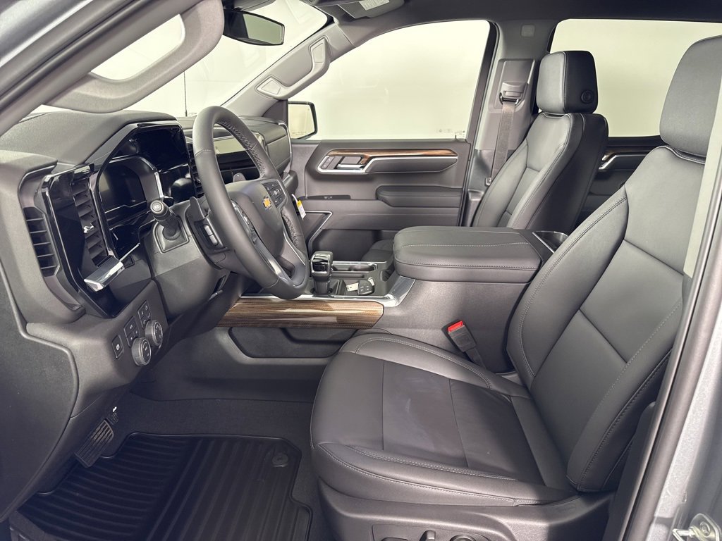 New 2025 Chevrolet Silverado 1500 LT w/ Safety Package image 16
