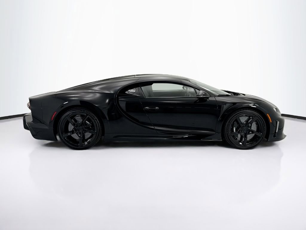 Used 2023 Bugatti Chiron Super Sport AWD/4WD image 4