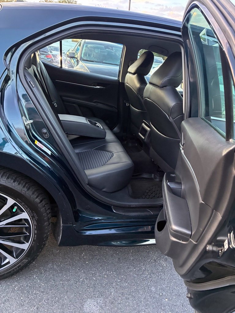 Used 2019 Toyota Camry SE FWD image 22
