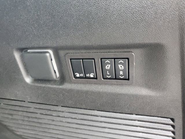 Used 2023 GMC Yukon XL AT4 w/ Technology Package image 32