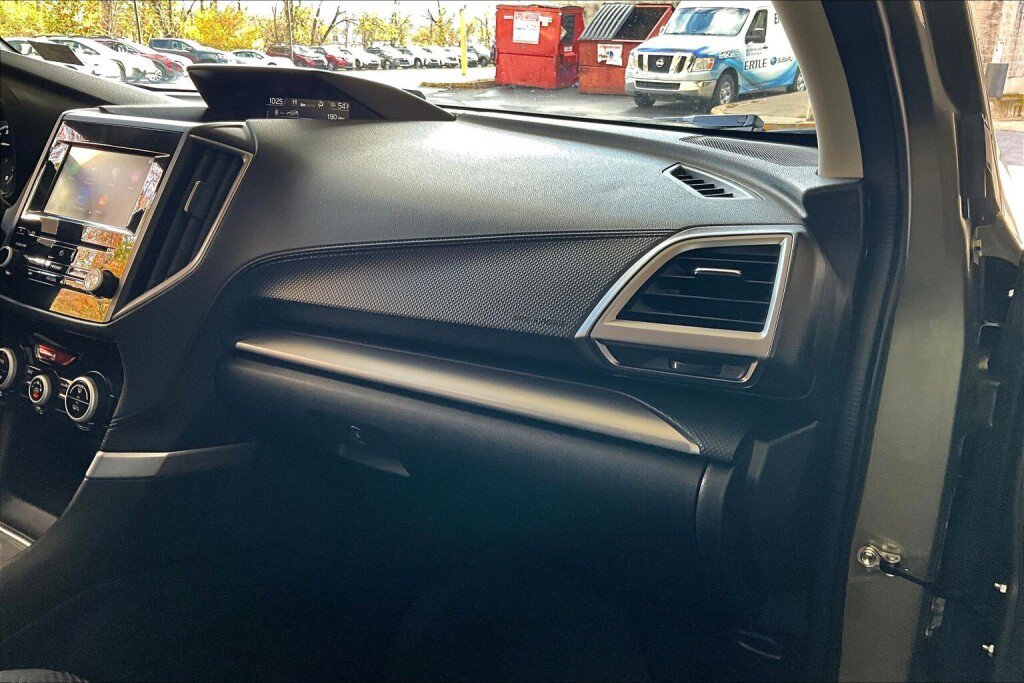 Used 2022 Subaru Forester Premium image 11