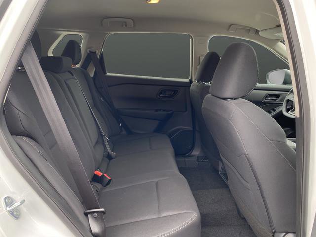 Used 2025 Nissan Rogue S image 22