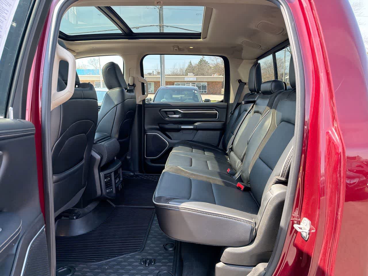 Used 2020 RAM 1500 Laramie AWD/4WD image 25