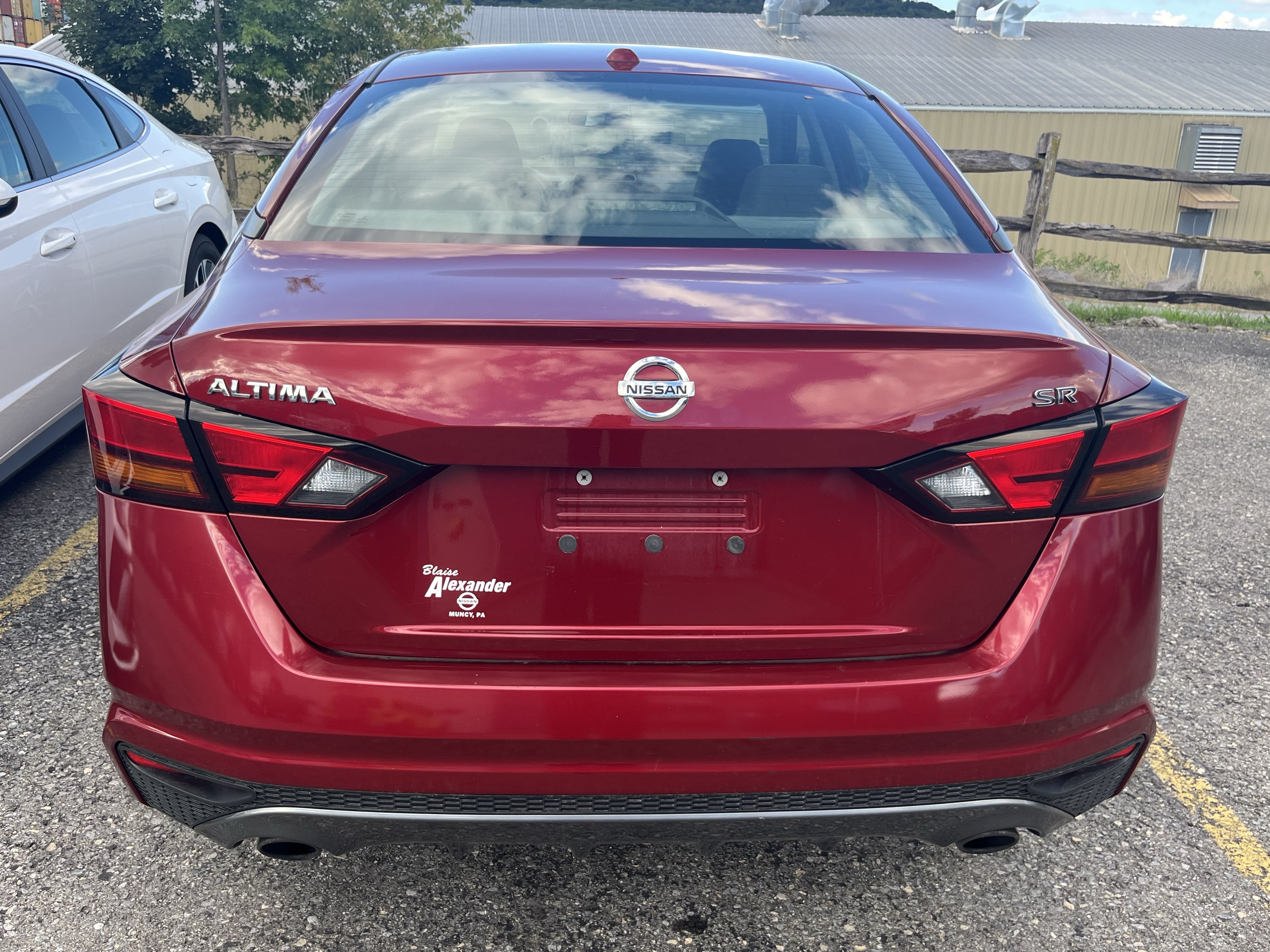 Used 2019 Nissan Altima 2.5 SR w/ SR Premium Package FWD image 3