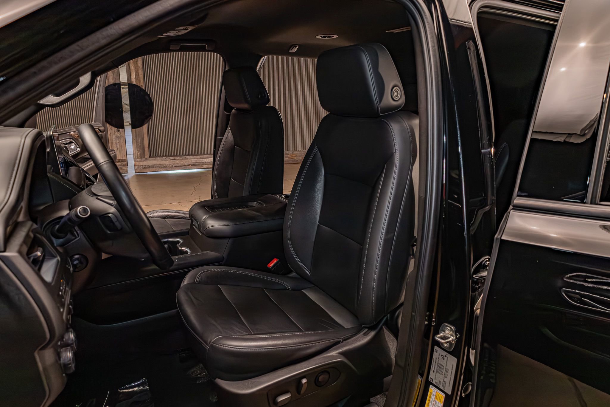 Used 2021 Chevrolet Suburban Z71 w/ Z71 Off-Road Package AWD/4WD image 20