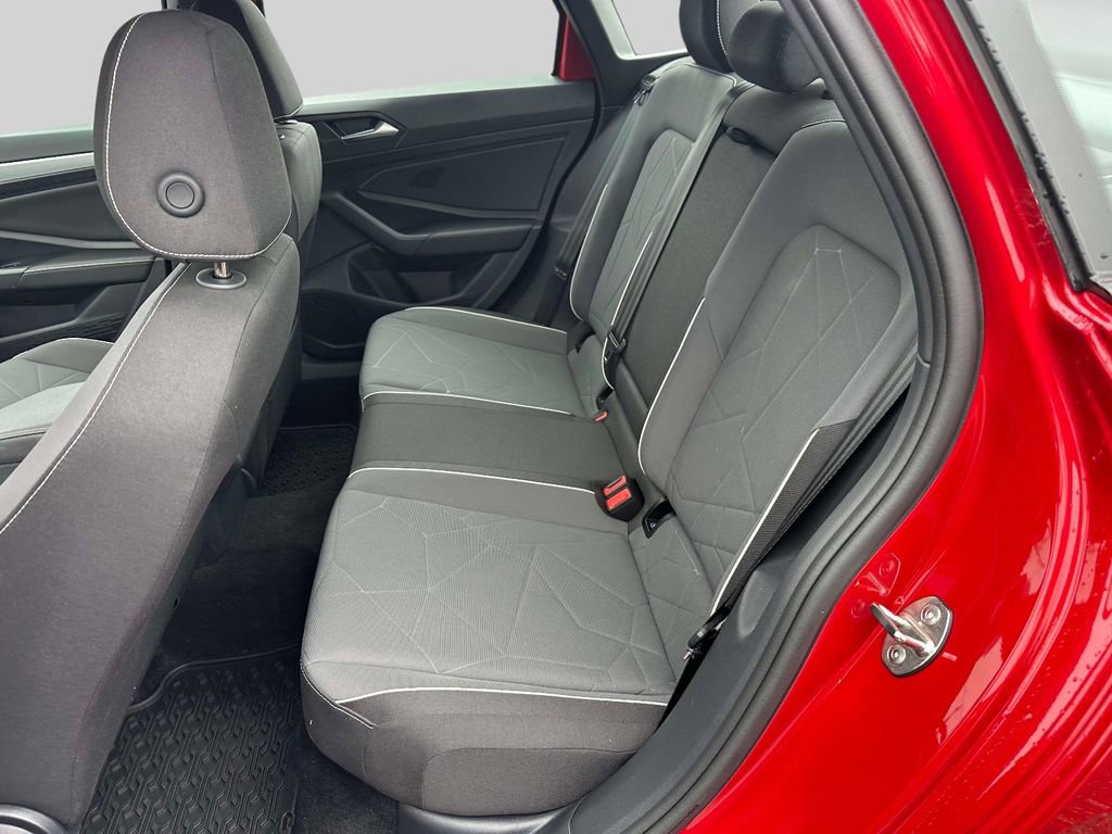 Used 2025 Volkswagen Jetta Sport image 21