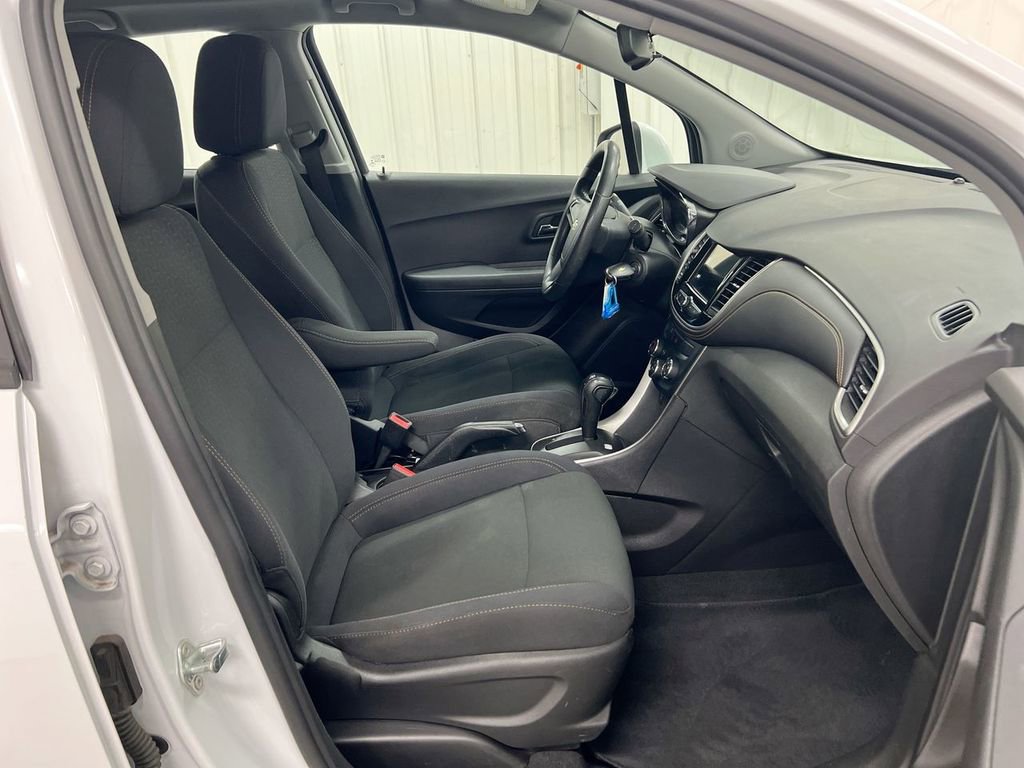 Used 2019 Chevrolet Trax LS image 21