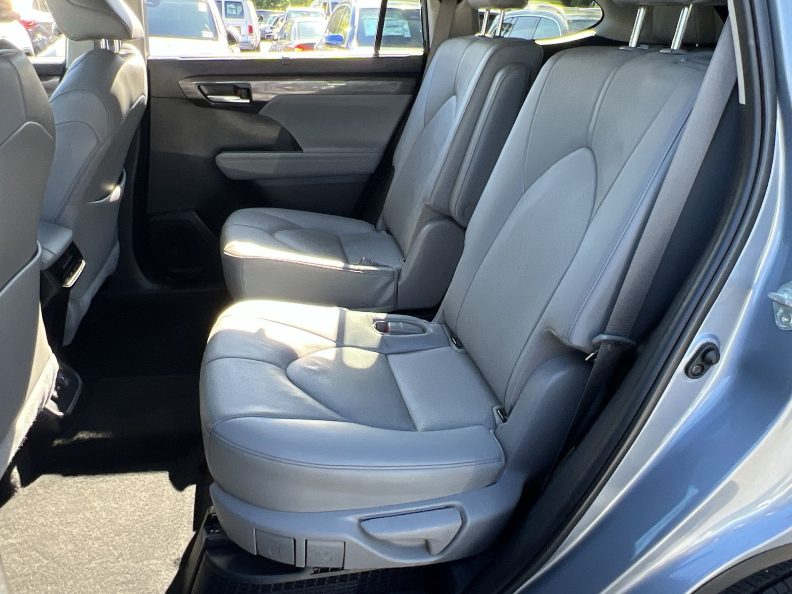 Used 2023 Toyota Highlander Limited AWD/4WD image 30