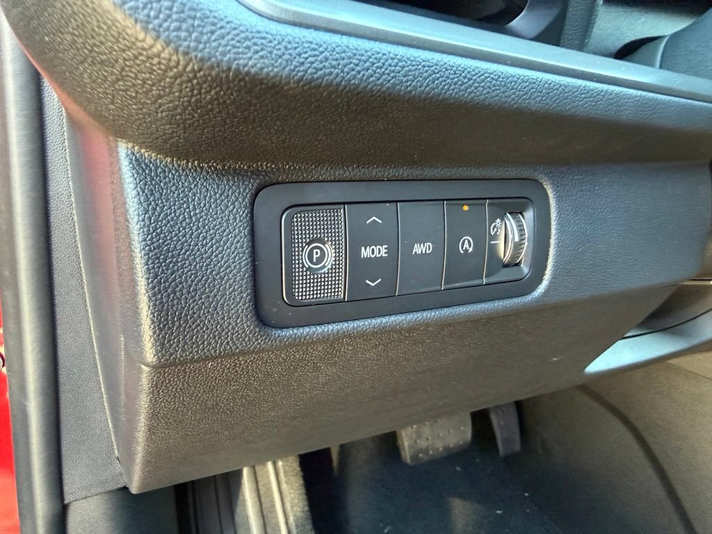 New 2027 Chevrolet Traverse LT AWD/4WD image 16
