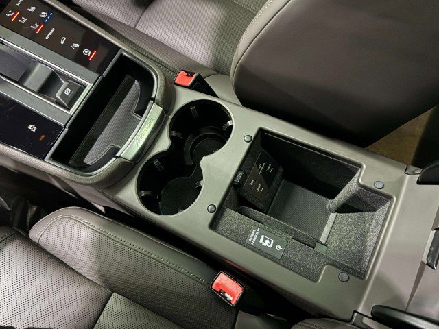 Used 2024 Porsche Macan image 66