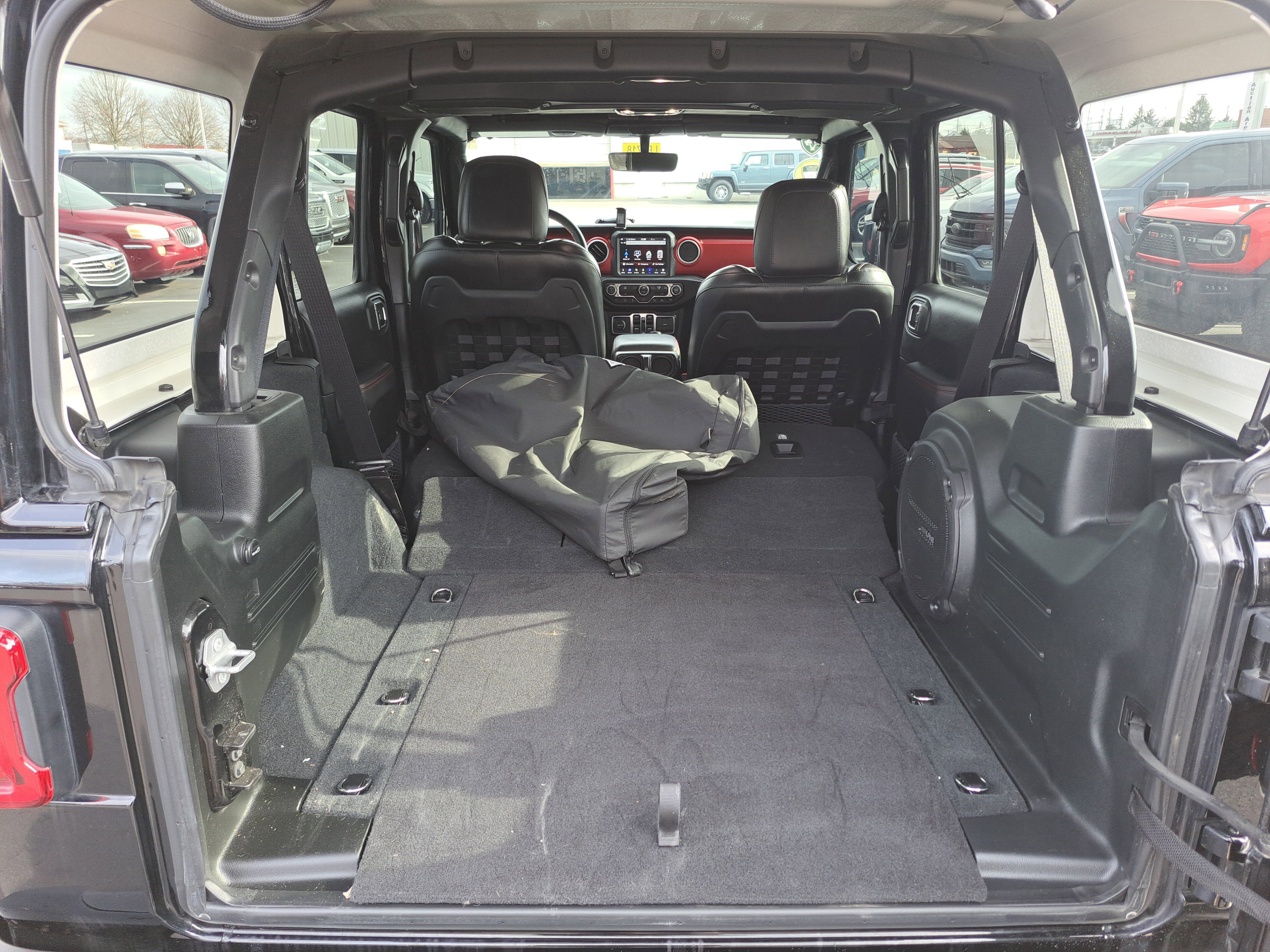 Used 2023 Jeep Wrangler Unlimited Rubicon w/ Steel Bumper Group image 7