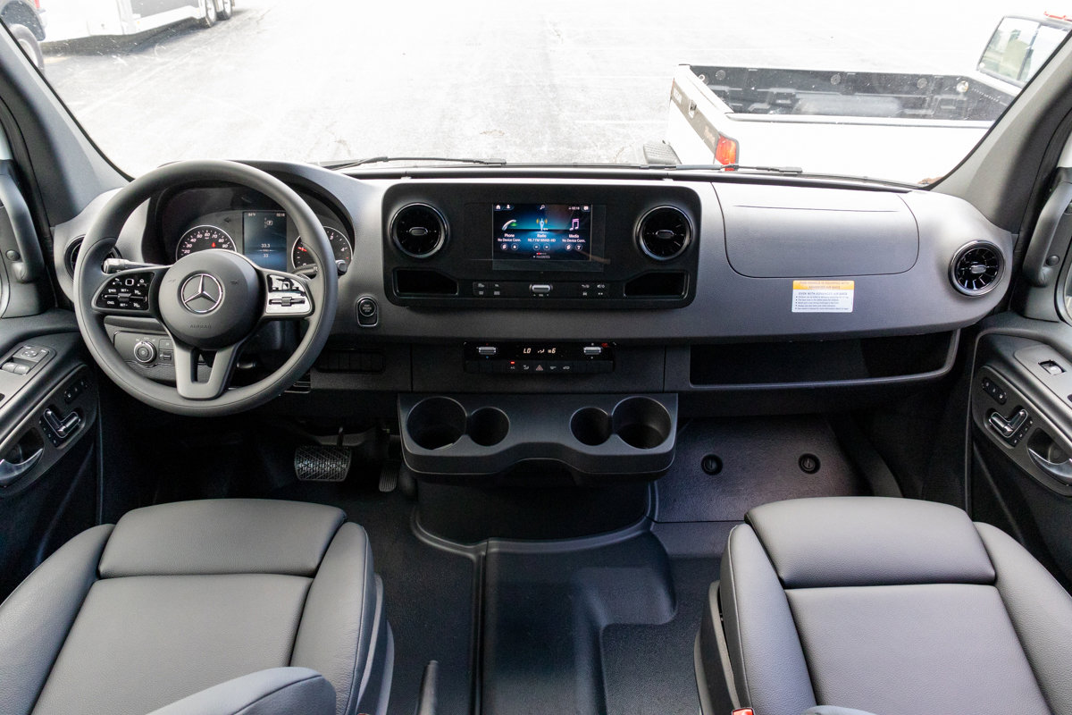 Used 2024 Mercedes-Benz Sprinter 2500 image 19