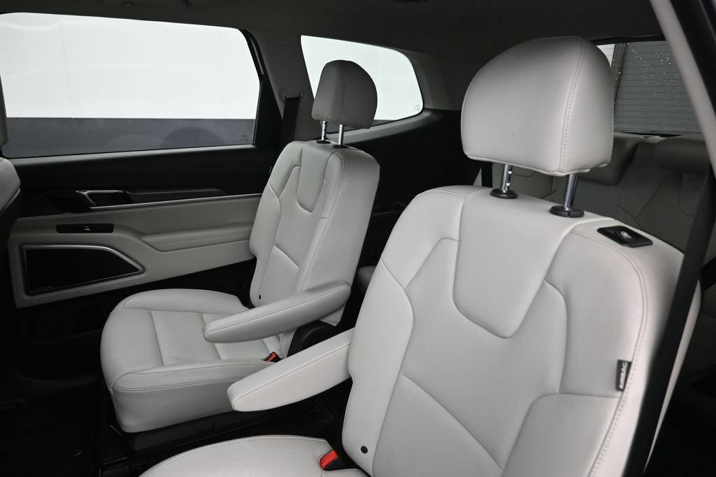 Used 2024 Kia Telluride S w/ S Sunroof Package FWD image 29